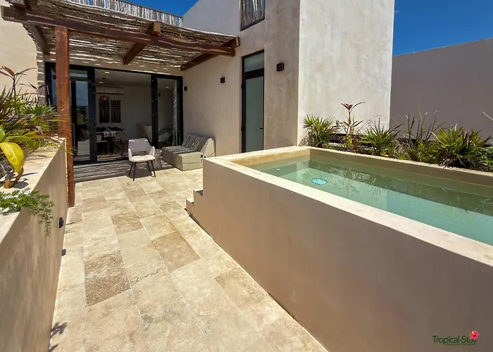 Grand Private Pool Rooftop Oasis Near The *